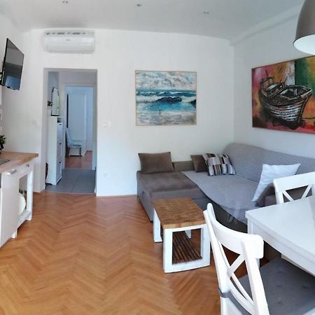 Dadule Apartments โปดสตรานา ภายนอก รูปภาพ