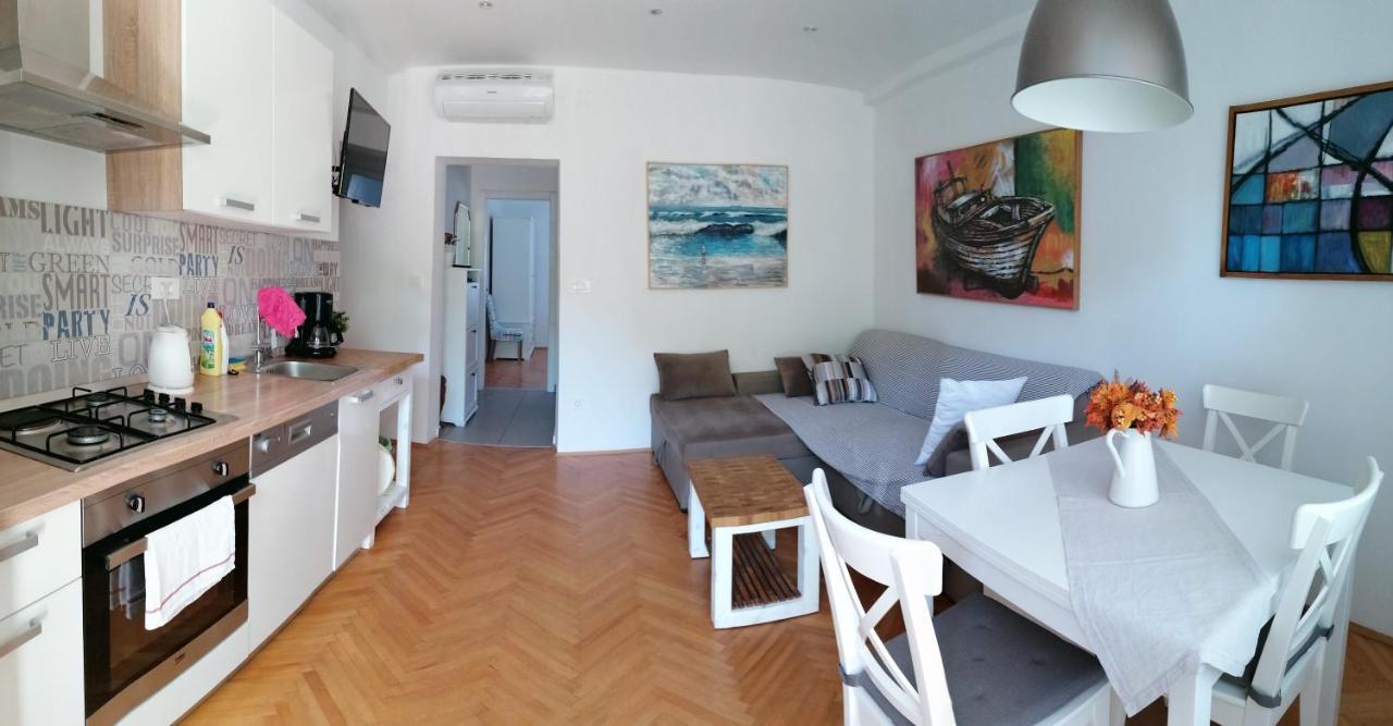 Dadule Apartments โปดสตรานา ภายนอก รูปภาพ