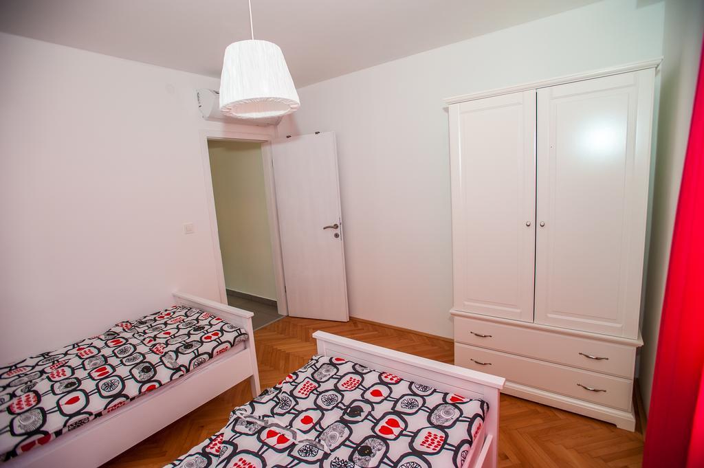 Dadule Apartments โปดสตรานา ภายนอก รูปภาพ
