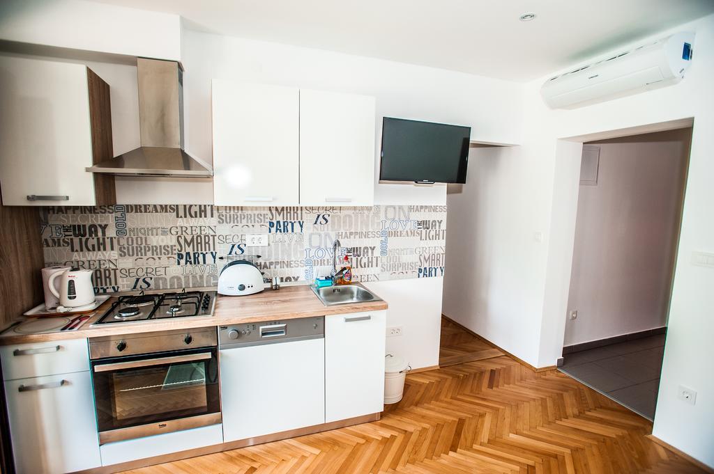 Dadule Apartments โปดสตรานา ภายนอก รูปภาพ